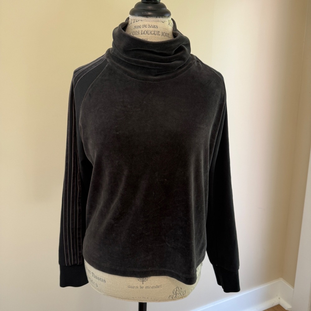 Adidas Women's Black Velvet Cropped Turtleneck Pullover Size M
